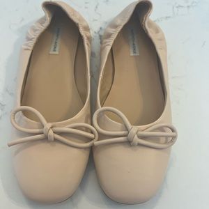 Women’s flats